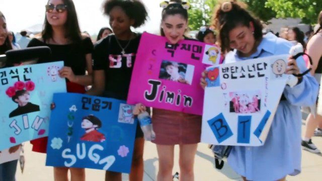 ARMYs, who the hell are you? | Interview with BTS stans + fancams @ Metlife | KPOP PLZ x BTS Concert