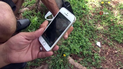 Son görüntüsü güvenlik kamerasında... Kayıp oğlunun kıyafetlerini giydi, 10 gündür sokak sokak onu arıyor