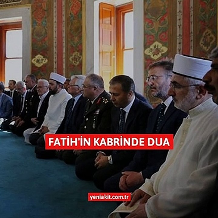 Fatih Sultan Mehmet Han kabri başında dualarla anıldı