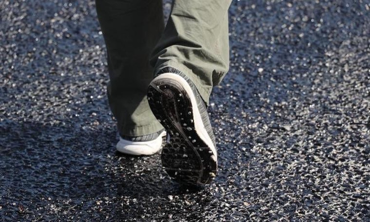 Sıcak hava asfalt eritti