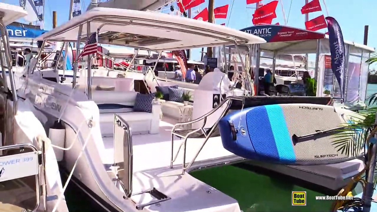 2019 Gemini 399 Catamaran - Walkthrough - 2019 Miami Boat Show