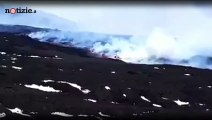 L'Etna ha eruttato: le immagini della colonna di fumo | Notizie.it