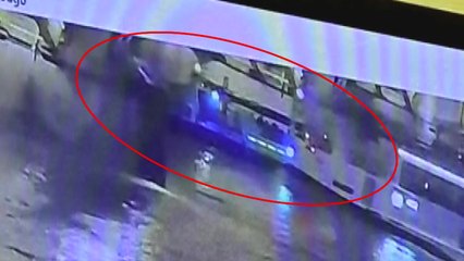 대형 크루즈선이 추돌하면서 유람선 침몰...크루즈선 조사 / YTN