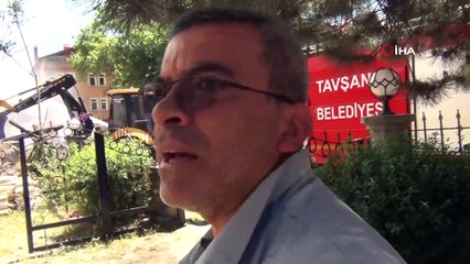 Ahşap ev yangınında hayvanlar son anda kurtarıldı