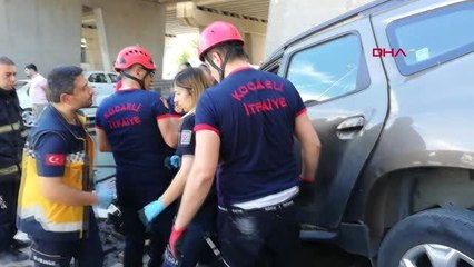 KOCAELİ Köprü ayağına çarpan otomobilin sürücüsü yaralandı
