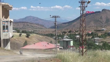 HAKKARİ Teröristlerin sığınak ve mevzileri imha ediliyor