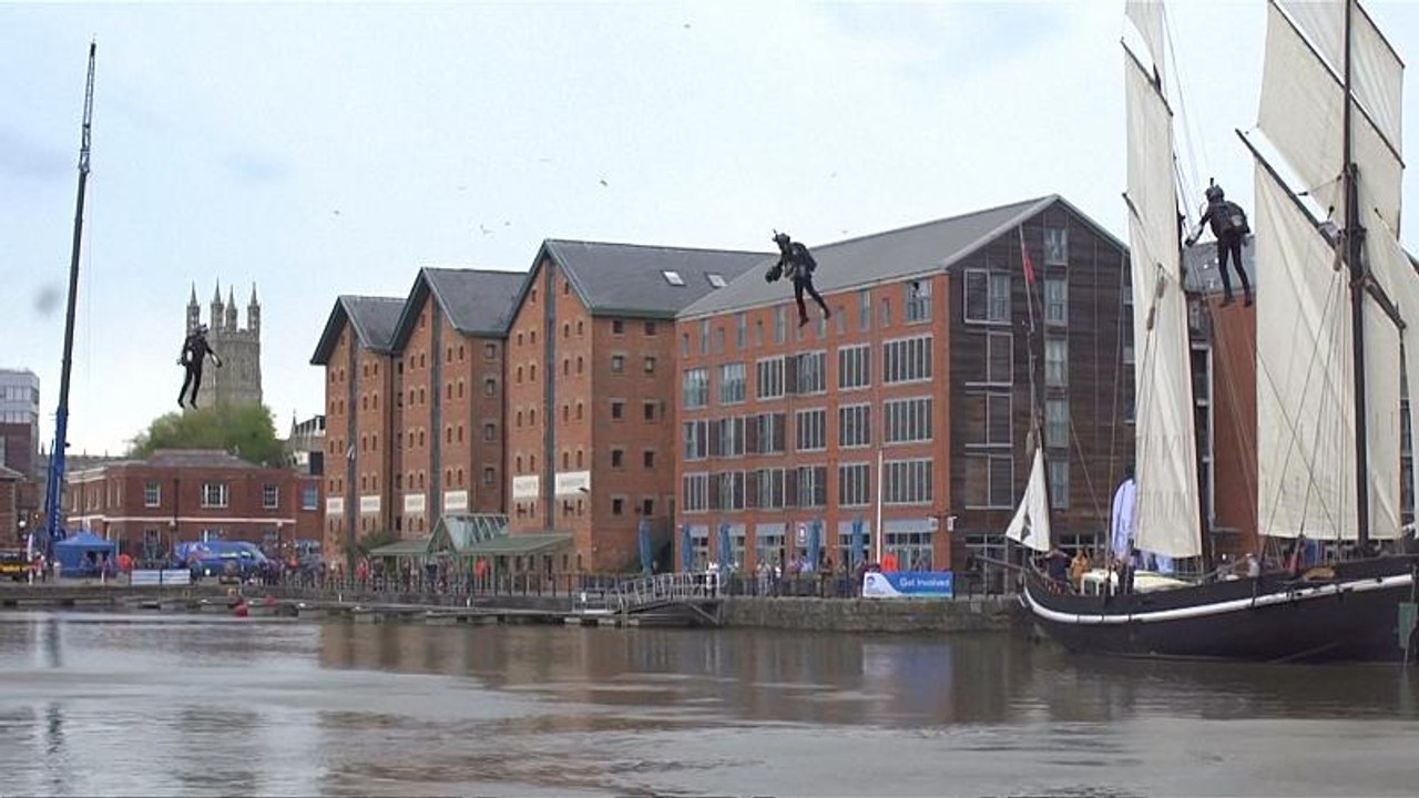 Des "hommes-fusées" survolent Gloucester
