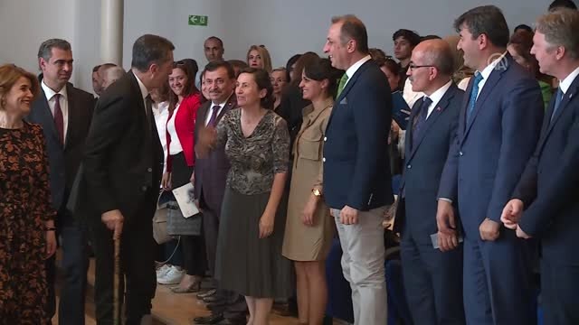 Milli Eğitim Bakanı Selçuk, Anadolu Masalları Resim Sergisi ve Tanıtım Toplantısı'na katıldı