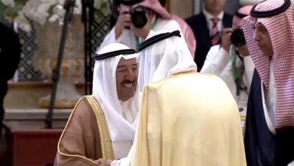 الكويت تشدد على التمسك بمجلس التعاون الخليجي لمواجهة الأخطار