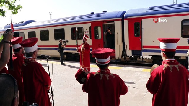 İlk seferini yapan Turistik Doğu Ekspresi'ne Erzincan’da mehterli karşılama...Doğu Ekspresi havadan görüntülendi