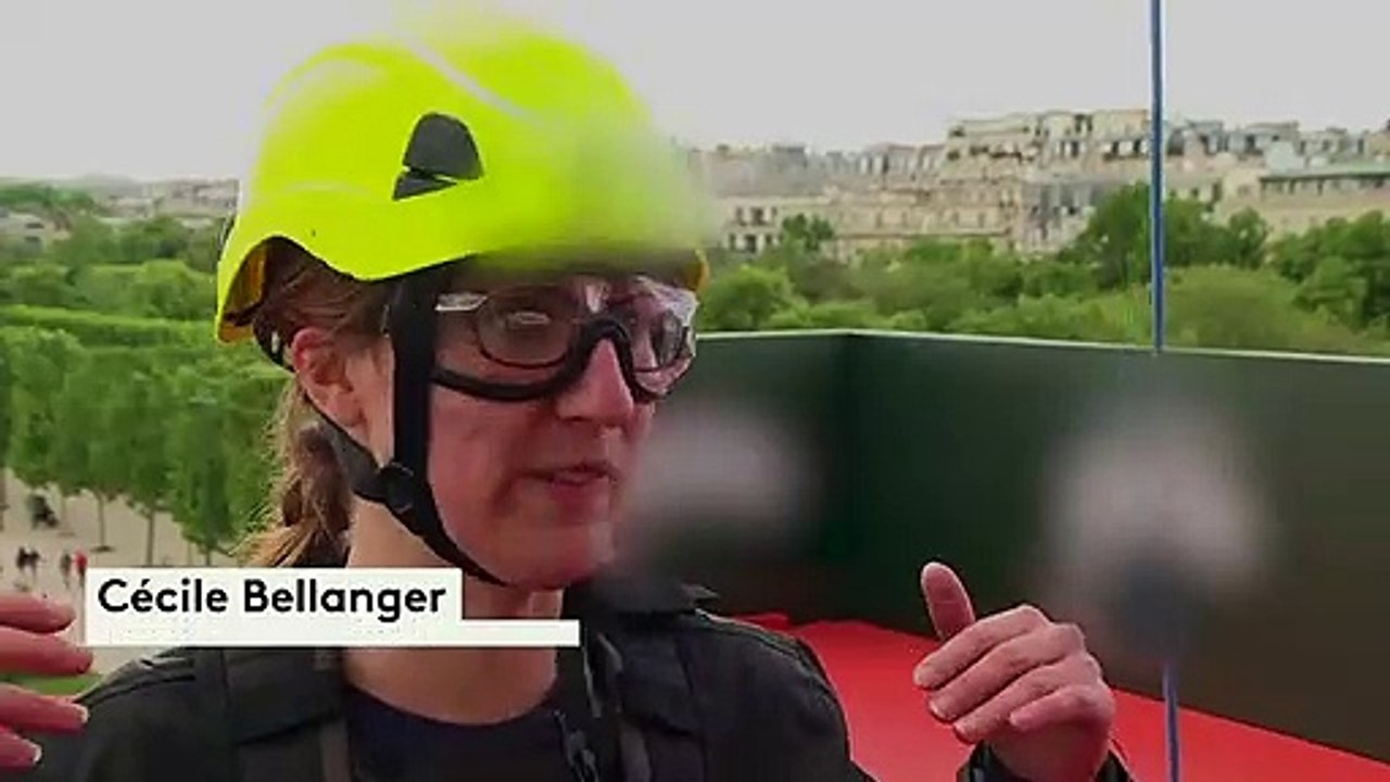 Tour Eiffel : des tests de sécurité avant l'ouverture de la tyrolienne géante