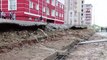Sivas’ta aşırı yağış sonrası sitesinin istinat duvarı çöktü
