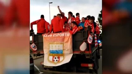 El presidente y el secretario general del Club Esportiu Llançás dimiten por meter a una striper en el vestuario