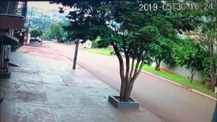 Vídeo mostra acidente que envolveu viatura da PM em São Miguel do Iguaçu