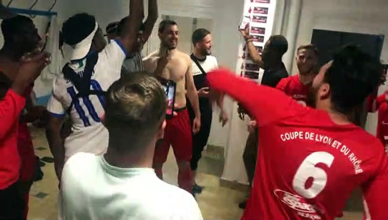 Coupe du Rhône (1/2 finale) – La joie du vestiaire du FC LYON après la qualification contre le FC VAL LYONNAIS