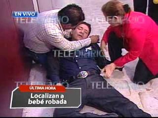 Recien nacida localizada, padre se desmaya de la emocion.