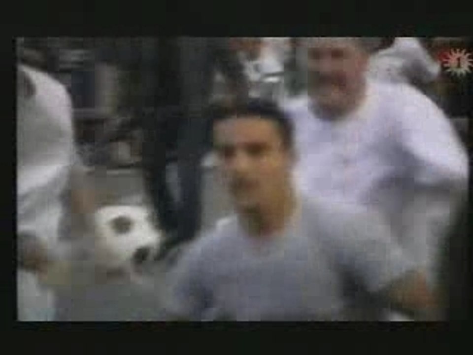 Hooligans anglais tabassent un turc