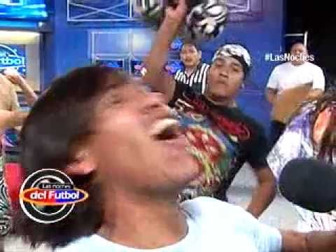 Almohadazo a Konan y la rayita de Big Neurosis