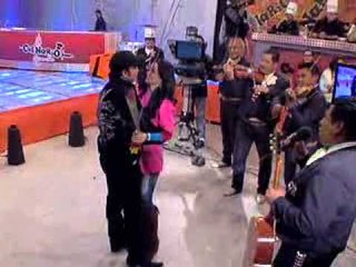 Se compromete Sandy con Jesus Soltero