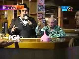 El Mago Miadou aparece a Poncho en un Bar.