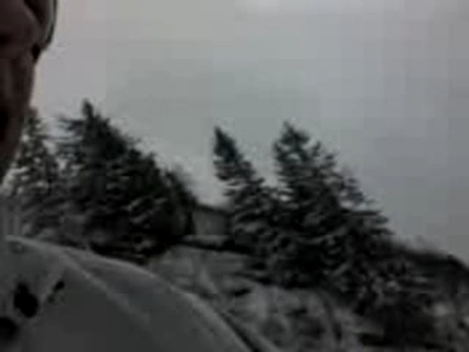 Tibo descend piste noir avoriaz