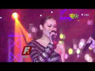 Vivian Canta en premios Fama