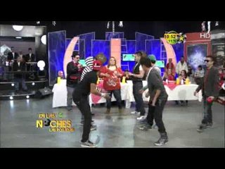 Briseida  Juega con los chavos del Ballet de  pgb y cae al suelo