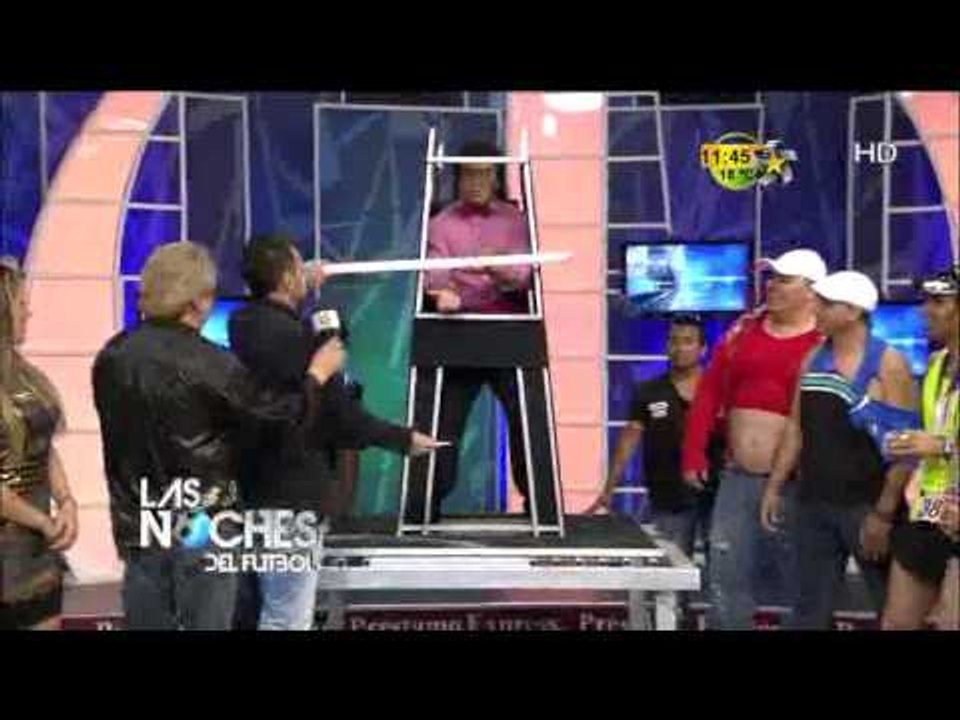 Tun Tun en acto de magia