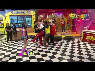 Marquitos y Cipriano se besan