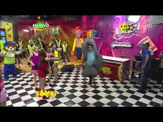 El Delfín ataca a Ema Huevo y a El Enmascarado