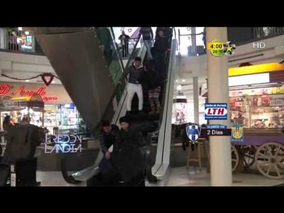 FreddyLandia Jueves de Bromas (Escaleras Eléctricas)