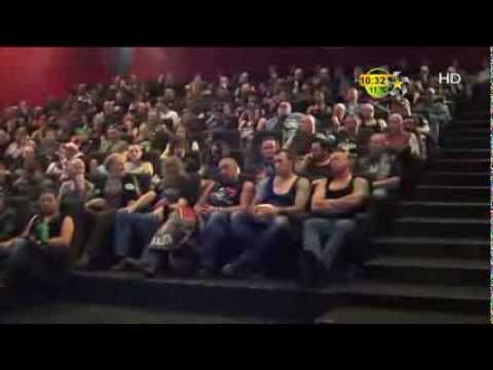 Un cine lleno de tatuados