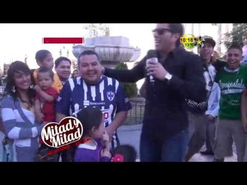 Poncho Denigris haciendo encuesta