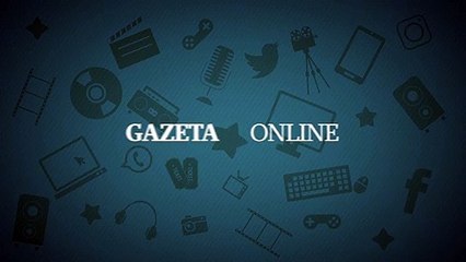Manifestantes passam pela Ponte da Passagem, sentido Centro
