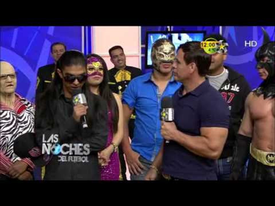 Konan le quita la cola de caballo a Mc Arbusto