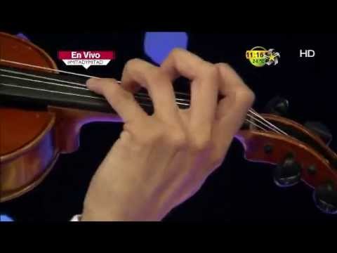 Poncho Denigris demuestra nuevas habilidades