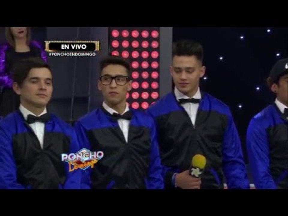Se van dos del Ponchoballet