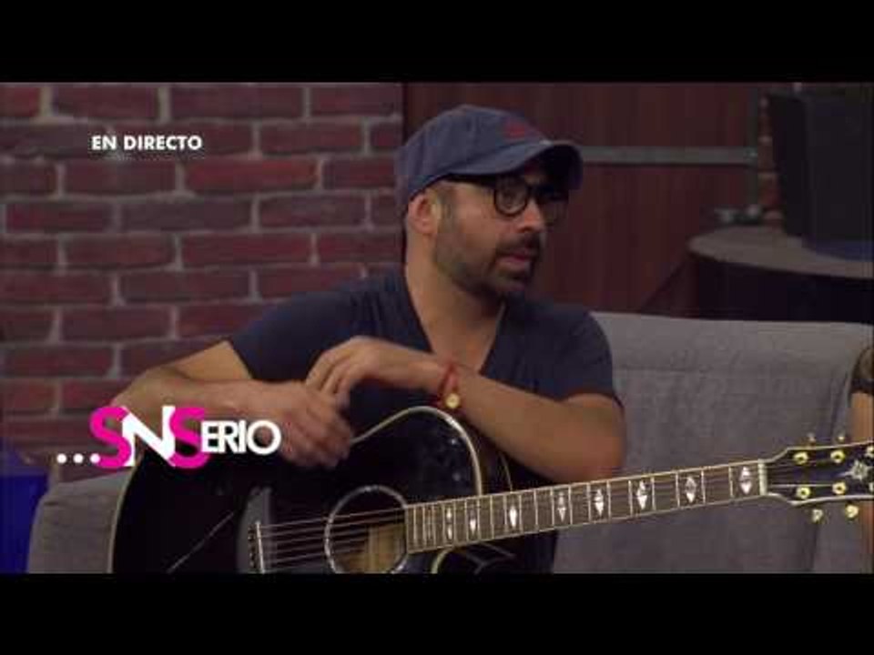 Sandoval cantando en SNSerio