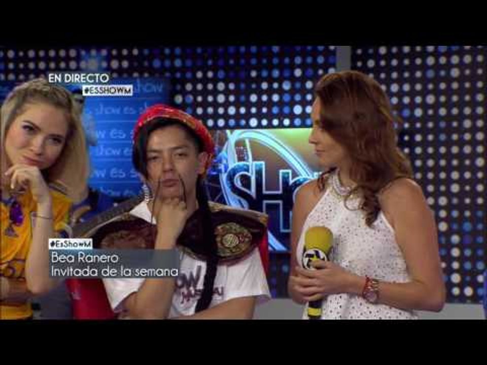 A globito le gusta meter el dedo