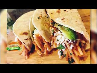 Unos tacos de fideo al chipotle