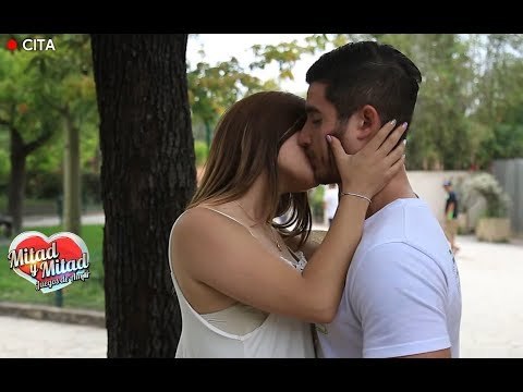 Hola Roger se lleva una sopresa | Mitad y Mitad