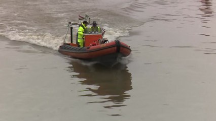 '유람선 침몰' 실종자 국경 넘어갔을 우려...정부, 국제공조 추진 / YTN
