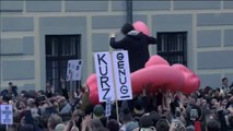 Celebración en las calles de Austria por la salida de la extrema derecha del poder
