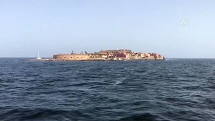 Atıklar Köle Adası'nda sanata dönüşüyor
