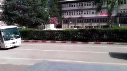 ADANA KOZAN'DA FUHUŞ OPERASYONUNDA GÖZALTINA ALINAN 20 KİŞİ ADLİYEYE ÇIKARILDI