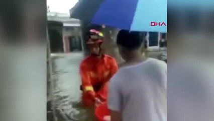 DHA DIŞ - 5 aylık bebek selin bastığı binadan böyle kurtarıldı?