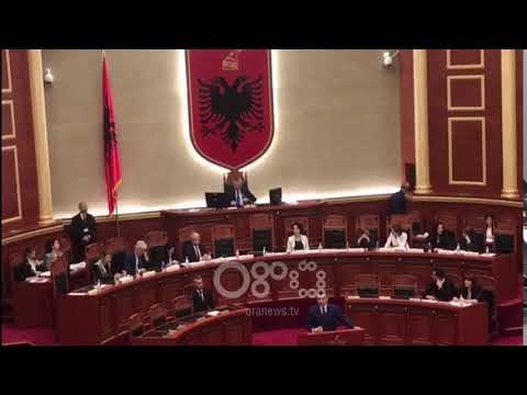 RTV Ora - Myslim Murrizi merr frenat e Kuvendit, drejton seancën e parë plenare