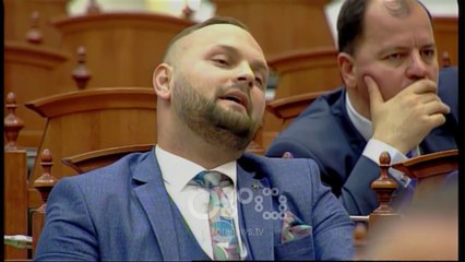 RTV Ora - Deputetin e mërzit fjalimi i Ramës: S'jemi në mbledhje të PS-së; Kryeministri: Shshsh