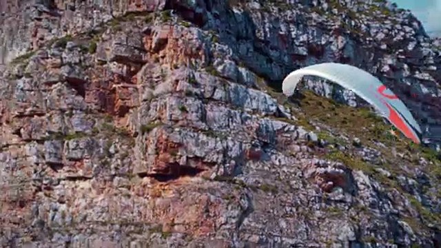 Le SUV Lexus RX revisité affiche une allure puissante et sportive