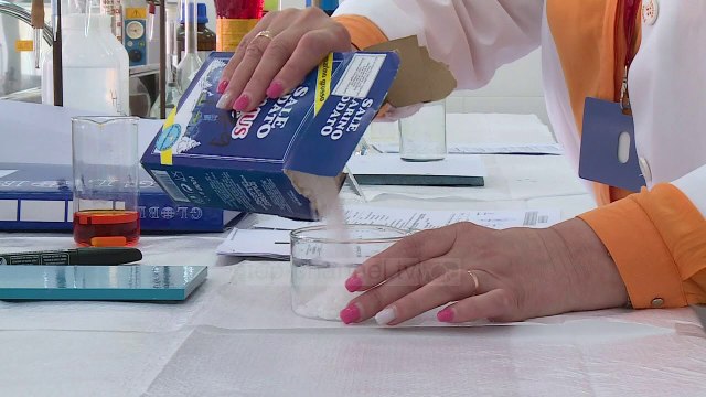 Në Korçë asgjësohen 20 ton ushqime të skaduara dhe pa standarde - Top Channel